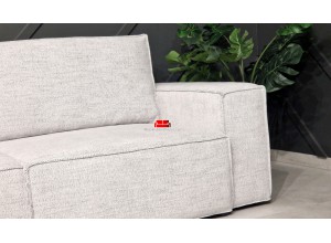 Miękka wygodna kanapa z funkcją spania i pojemnikiem do małego mieszkania