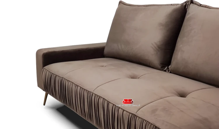 sofa-marszczona-z-ozdobnymi-poduchami-marszczona.webp
