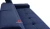 pikowana-sofa-z-zaglowkami-na-nozkach.webp